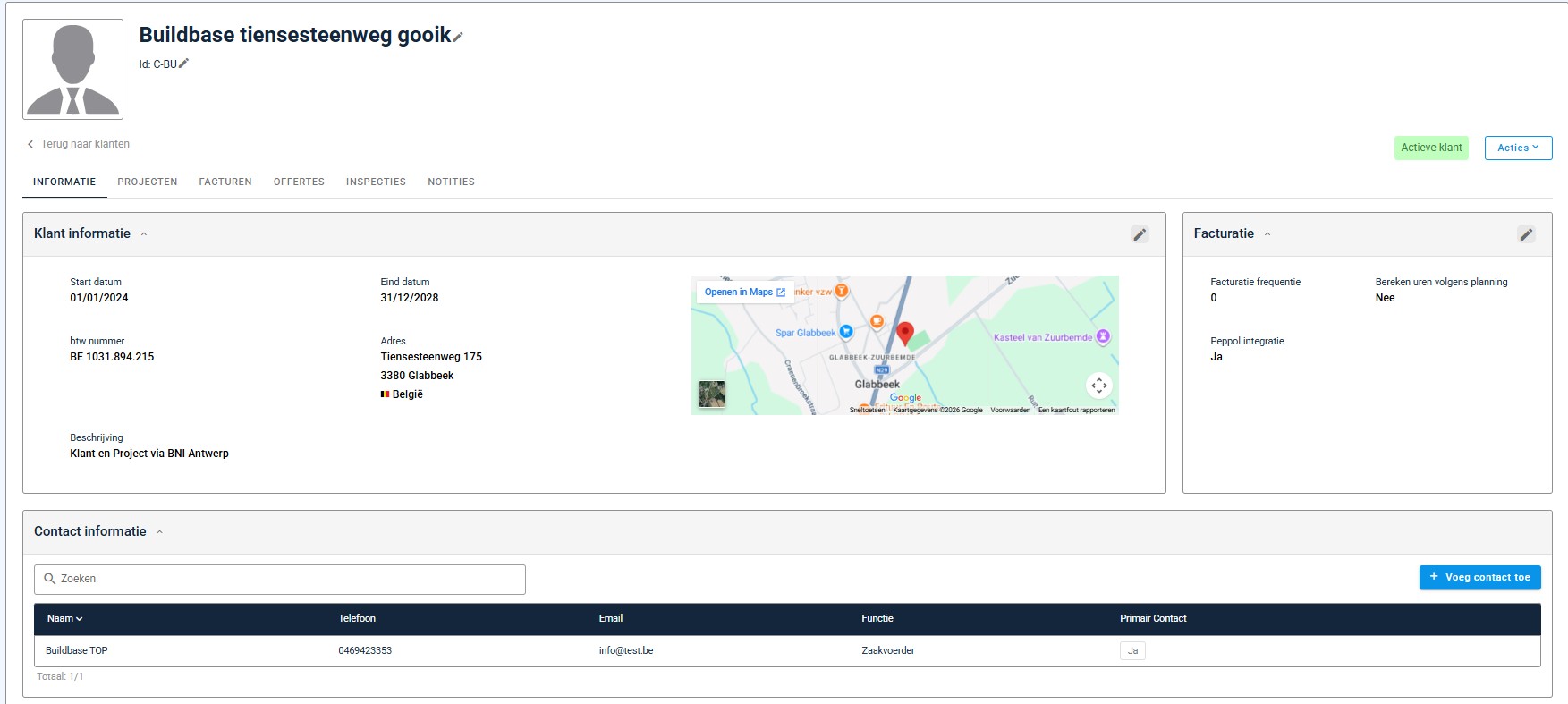 Klantenfiche in BuildBase met klantinformatie, facturatie en contactpersonen